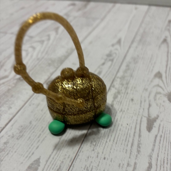 Bath & Body Works Gold and Green Turtle Hand Sanitizer Holder - Picture 5 of 7